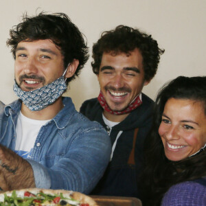 Jérémy Frerot ouvre son restaurant, le Pestacle, au port de La Teste. Jeremy Frerot, le célèbre chanteur et mari de Laure Manaudou, rêvait depuis longtemps comme beaucoup de Star de monter son restaurant. Le 2 mai 2020 © Patrick Bernard / Bestimage