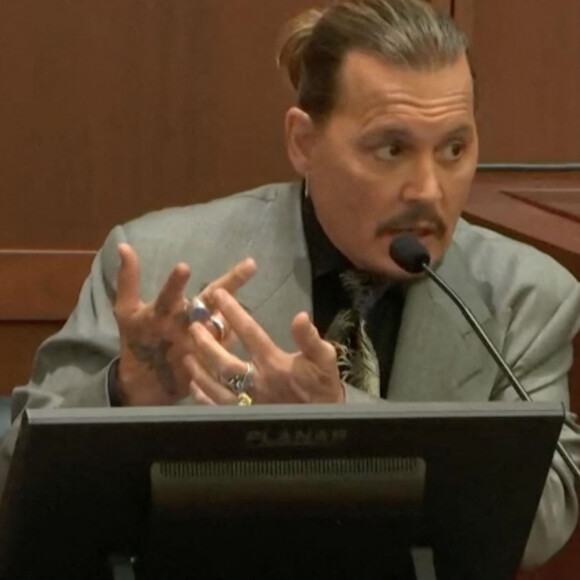 Johnny Depp lors de son procès contre Amber Heard à Los Angeles, le 20 avril 2022.