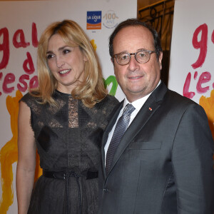 François Hollande et sa compagne Julie Gayet - 27ème Gala de l'Espoir de la Ligue contre le cancer au Théâtre des Champs-Elysées à Paris, le 22 octobre 2019