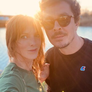 Elodie Varlet et son compagnon Jérémie Poppe sur Instagram. Le 20 avril 2022.