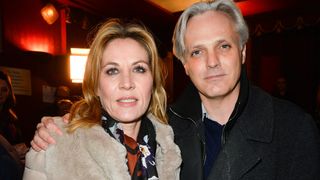 Mathilde Seigner (Camping 2) : Comment vit-elle son couple avec Mathieu Petit, son compagnon depuis seize ans ?