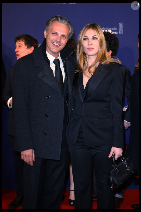 Mathilde Seigner et son compagnon Mathieu Petit à Paris le 24 février 2012. 