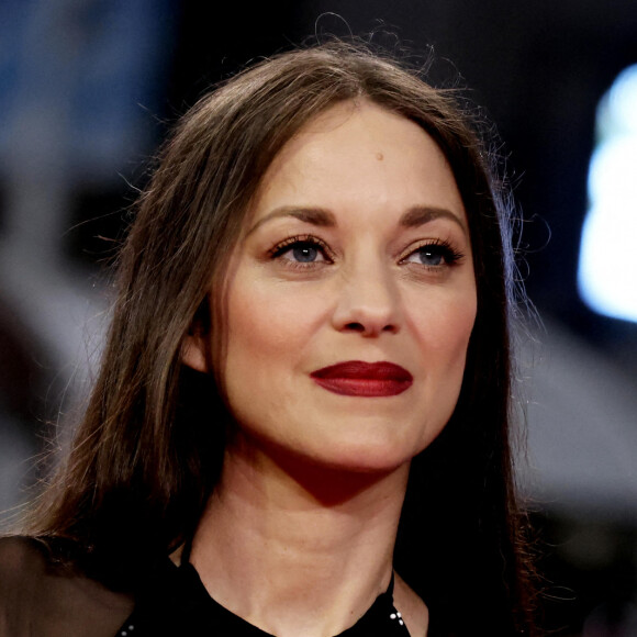 Marion Cotillard - Montée des marches du film " Frère et Soeur " lors du 75ème Festival International du Film de Cannes. © Dominique Jacovides / Bestimage 