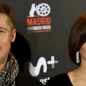 Brad Pitt et Marion Cotillard enceinte lors de la première de "Alliés" (Allied) au cinéma Callao à Madrid, Espagne, le 22 novembre 2016. 