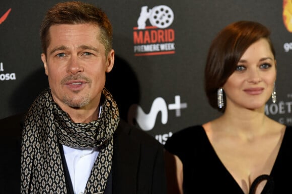 Brad Pitt et Marion Cotillard enceinte lors de la première de "Alliés" (Allied) au cinéma Callao à Madrid, Espagne, le 22 novembre 2016. 