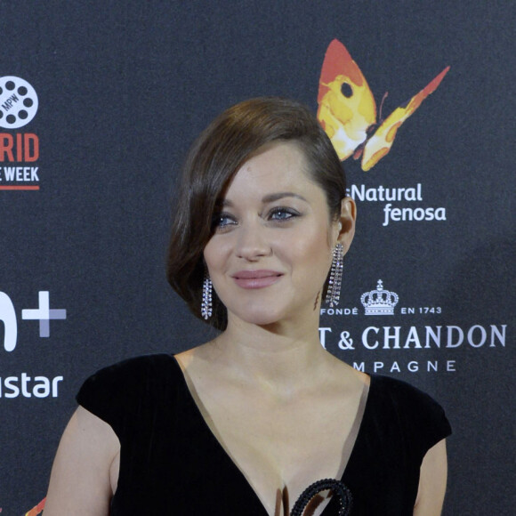 Marion Cotillard enceinte lors de la première de "Alliés" (Allied) au cinéma Callao à Madrid, Espagne, le 22 novembre 2016. 