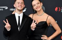 Michou et Elsa Bois : Premier tapis rouge à deux, le coupe rayonne devant Rachel Legrain-Trapani, folle amoureuse