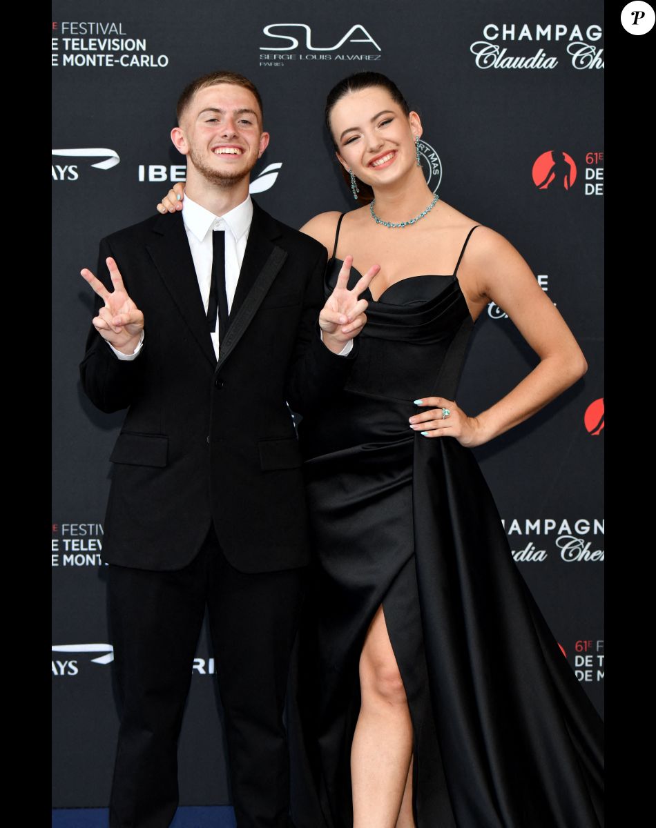 Elsa Bois Et Miss France 2022 Michou et Elsa Bois : Premier tapis rouge à deux, le coupe rayonnant devant  Rachel Legrain-Trapani, folle amoureuse : le diaporama - Purepeople