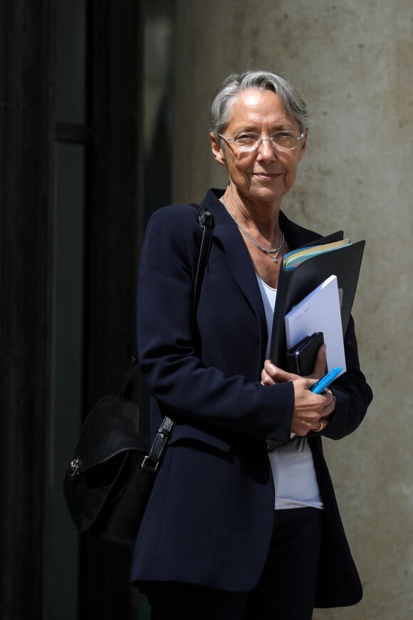 Elisabeth Borne, première ministre à la sortie du conseil des ministres, au palais de l'Elysée, à Paris, France, le 14 juin 2022. © Stéphane Lemouton/Bestimage 
