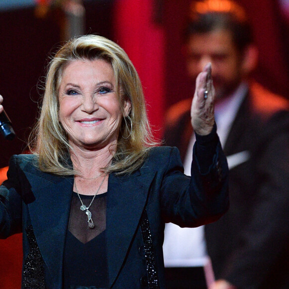 Sheila - Enregistrement de l'émission "Chantons Aznavour" aux Folies Bergère à Paris, diffusée le 10 décembre à 21h05 sur France 3 © Pierre Perusseau / Bestimage 