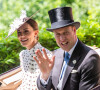 Le prince William, duc de Cambridge, et Catherine (Kate) Middleton, duchesse de Cambridge, lors du quatrième jour de la Royal Ascott à l'hippodrome d'Ascot dans le Berkshire, Royaume-Uni.