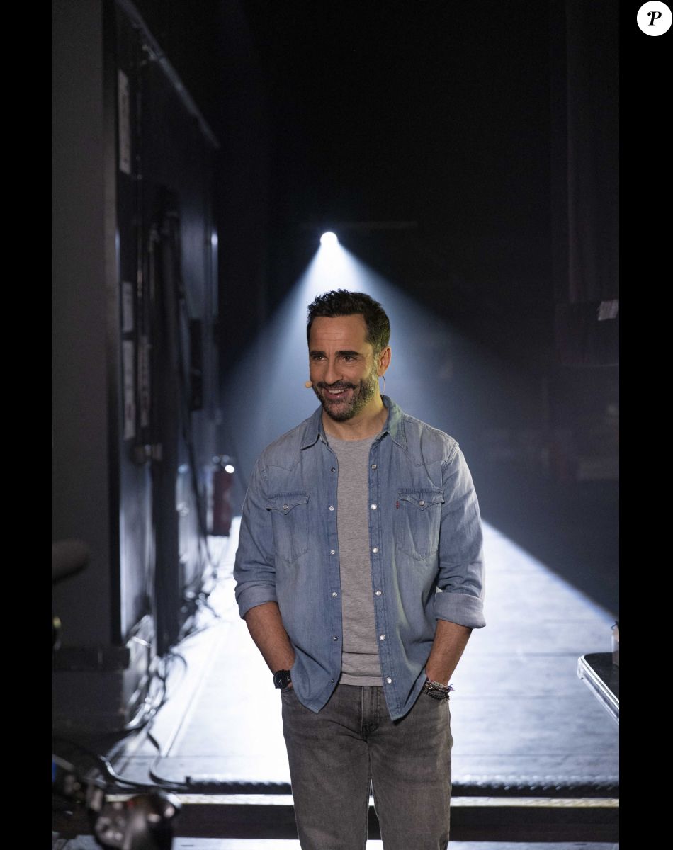 Exclusif - Florent Peyre - Backstage - Enregistrement de l'émission "La Chanson secrète 11" à Paris. © Jacovides-Moreau / Bestimage