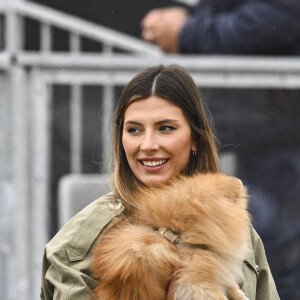 Camille Cerf (Miss France 2015 et Ambassadrice du LGCT-LPEJ 2022), son compagnon Théo Fleury et le chien Romeo - 8ème édition du "Longines Paris Eiffel Jumping" au Champ de Mars à Paris, le 25 juin 2022. © Jean-Baptiste Autissier/Panoramic/Bestimage