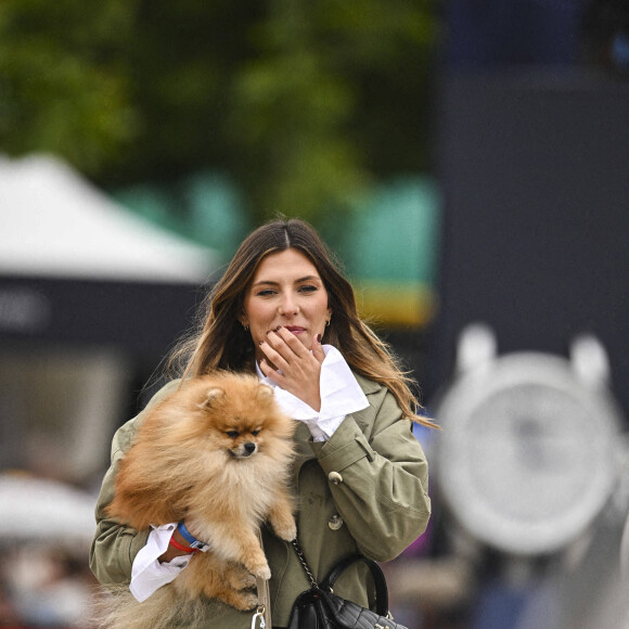 Camille Cerf (Miss France 2015 et Ambassadrice du LGCT-LPEJ 2022) et son chien Romeo - 8ème édition du "Longines Paris Eiffel Jumping" au Champ de Mars à Paris, le 25 juin 2022. © Jean-Baptiste Autissier/Panoramic/Bestimage