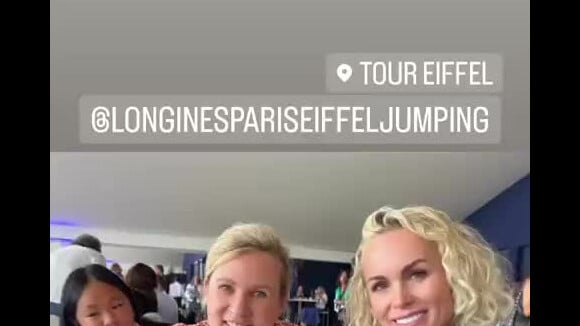 Laeticia Hallyday réunie avec sa grande amie Hélène Darroze et sa fille Joy au Longines Paris Eiffel Jumping