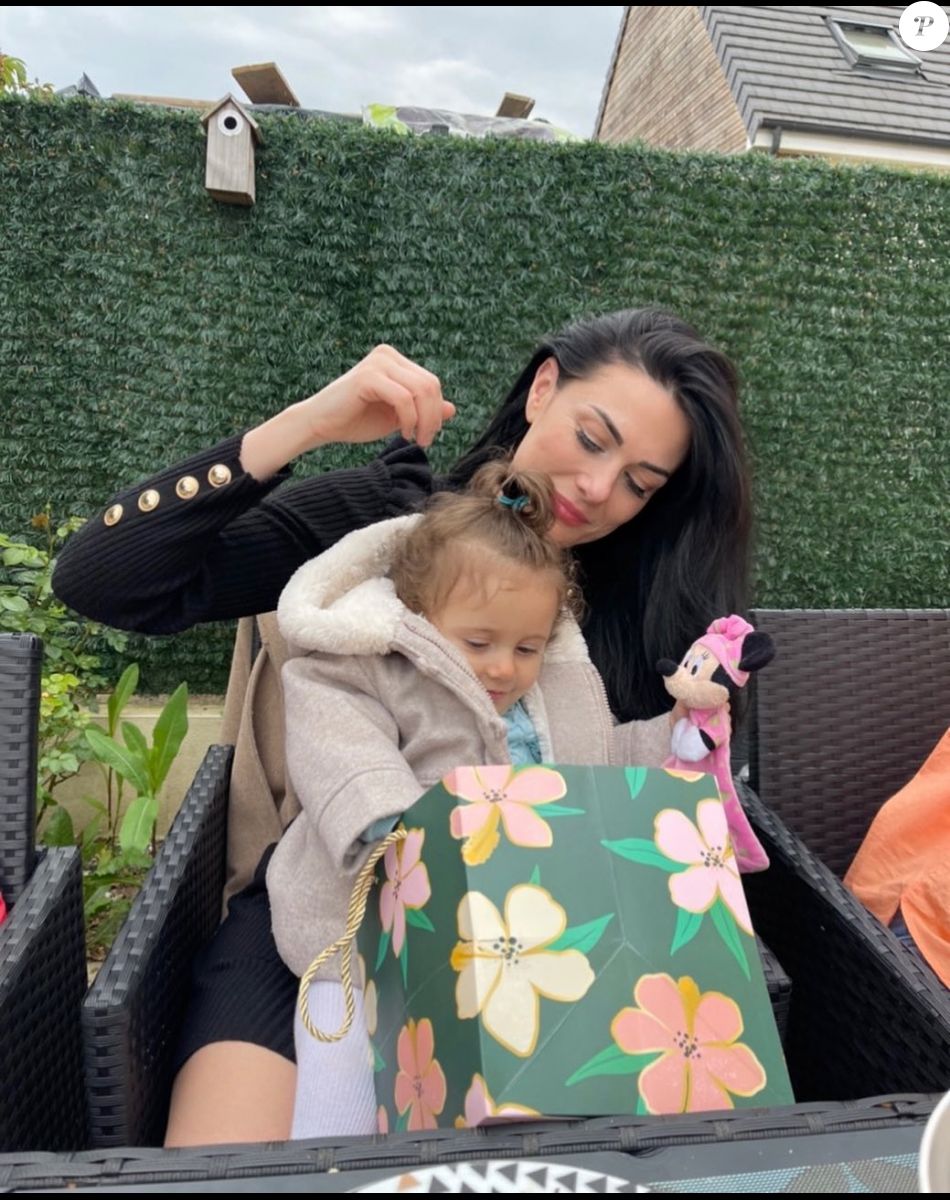 Emilie de "Mariés au premier regard 2022" avec sa fille Lina