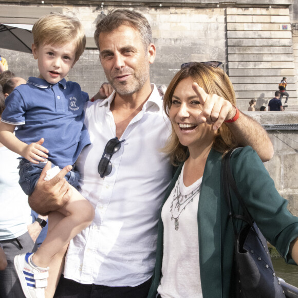 Shirley Bousquet, son compagnon Charles-Henri et leur fils Soren lors de l'événement "La croisière Miraculous" à Paris. © Christophe Aubert via Bestimage