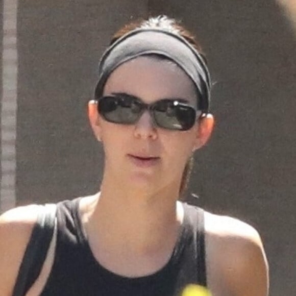 Kendall Jenner quitte son cours de pilates à Los Angeles le 25 juin 2022.