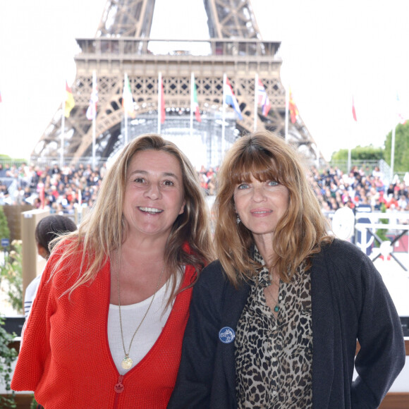 Exclusif - Coco Coupérie-Eiffel et Gwendoline Hamon dans l'Espace VIP de la 8ème édition du "Longines Paris Eiffel Jumping" au Champ de Mars à Paris, le 25 juin 2022. © Perusseau/Gorassini/Tribeca/Bestimage
