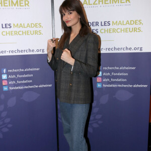 Exclusif - Clara Luciani - Coulisses du XVème gala pour la Fondation Recherche Alzheimer à l'Olympia à Paris le 14 mars 2022. Sous la direction artistique de P. Souchon, des grands noms de la chanson française se mobilisent autour d'un concert sur le thème "2 générations chantent pour la 3ème". L'intégralité des bénéfices de cette soirée servira à financer la recherche sur la maladie d'Alzheimer. © Bertrand Rindoff/Bestimage 