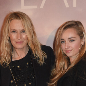 Estelle Lefébure avec sa fille Emma Smet - Avant-première du film "Holy Lands" au cinéma UGC Normandie à Paris, le 4 décembre 2018. © Coadic Guirec/Bestimage