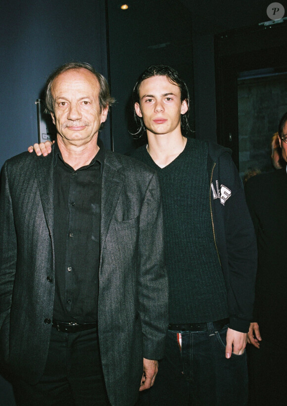 Patrick Chesnais et son fils Ferdinand, en 2004