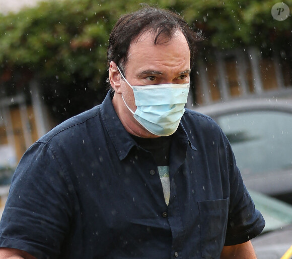 Quentin Tarantino sort du restaurant Il Pastaio à Beverly Hills le 15 décembre 2021. 