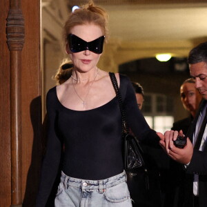 Nicole Kidman à la sortie d'un fitting Balenciaga lors de la Fashion Week de Paris, France, le 5 juillet 2022. © Da Silva-Perusseau/Bestimage 