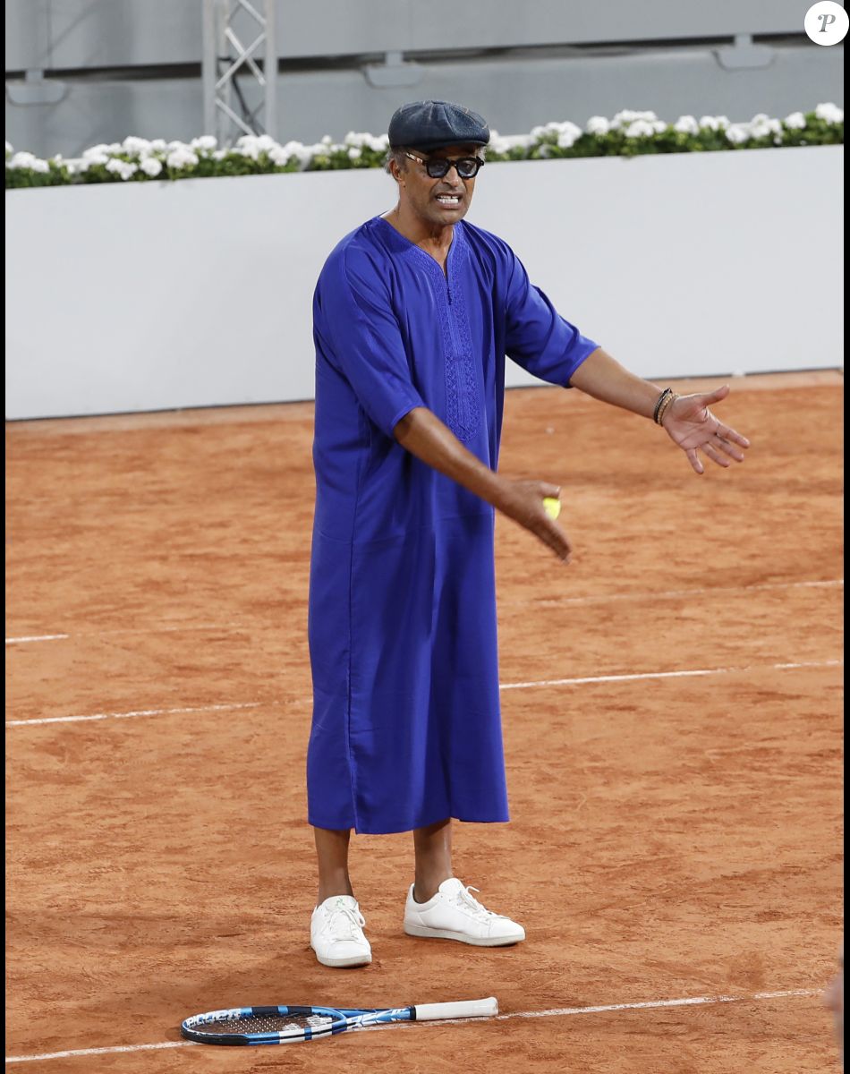 Yannick Noah - Soirée de gala "Coeur Central" au profit de Terre d'Impact fonds de dotation de la FFT et de l'association Fête le Mur sur le Court Central Philippe Chatrier à Roland Garros, Paris le 5 juillet 2022. © Marc Ausset-Lacroix/Bestimage