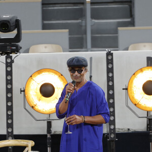 Yannick Noah - Soirée de gala "Coeur Central" au profit de Terre d'Impact fonds de dotation de la FFT et de l'association Fête le Mur sur le Court Central Philippe Chatrier à Roland Garros, Paris le 5 juillet 2022. © Marc Ausset-Lacroix/Bestimage