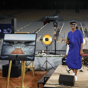 Yannick Noah - Soirée de gala "Coeur Central" au profit de Terre d'Impact fonds de dotation de la FFT et de l'association Fête le Mur sur le Court Central Philippe Chatrier à Roland Garros, Paris le 5 juillet 2022. © Marc Ausset-Lacroix/Bestimage