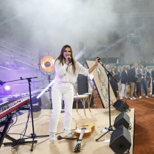 Joyce Jonathan, Yannick Noah - Soirée de gala "Coeur Central" au profit de Terre d'Impact fonds de dotation de la FFT et de l'association Fête le Mur sur le Court Central Philippe Chatrier à Roland Garros, Paris le 5 juillet 2022. © Marc Ausset-Lacroix/Bestimage