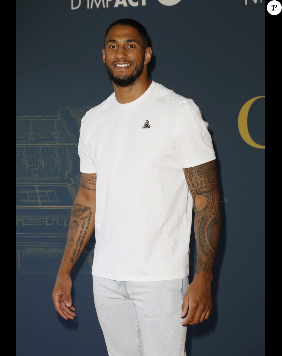 Tony Yoka - Soirée de gala "Coeur Central" au profit de Terre d'Impact fonds de dotation de la FFT et de l'association Fête le Mur sur le Court Central Philippe Chatrier à Roland Garros, Paris le 5 juillet 2022. © Marc Ausset-Lacroix/Bestimage