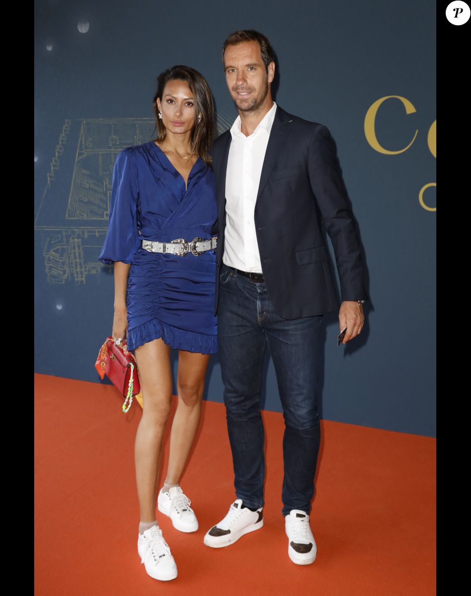 Richard Gasquet et une amie - Soirée de gala "Coeur Central" au profit de Terre d'Impact fonds de dotation de la FFT et de l'association Fête le Mur sur le Court Central Philippe Chatrier à Roland Garros, Paris le 5 juillet 2022. © Marc Ausset-Lacroix/Bestimage