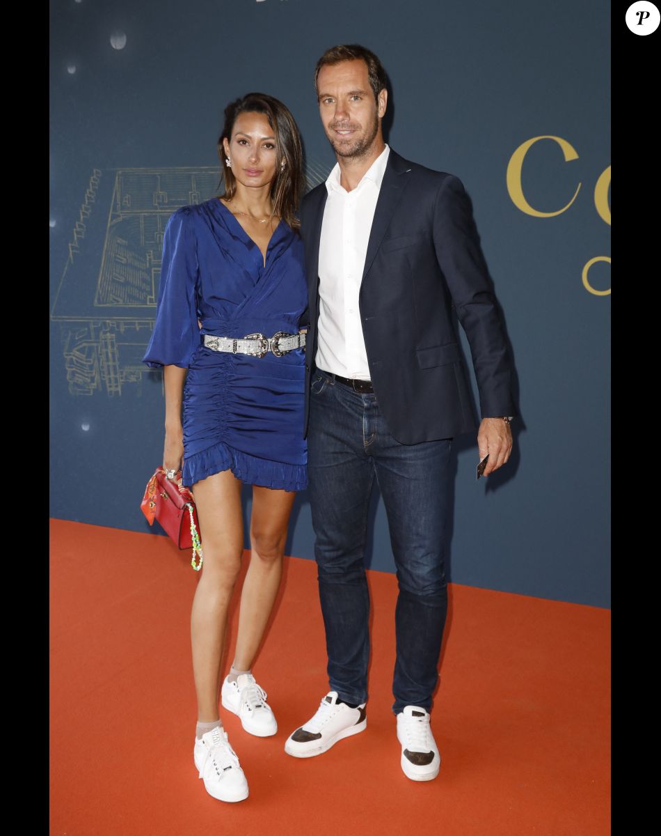 Richard Gasquet et une amie - Soirée de gala "Coeur Central" au profit de Terre d'Impact fonds de dotation de la FFT et de l'association Fête le Mur sur le Court Central Philippe Chatrier à Roland Garros, Paris le 5 juillet 2022. © Marc Ausset-Lacroix/Bestimage