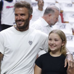 David Beckham avec sa fille Harper lors d'un match de NBA entre Miami et Atlanta.