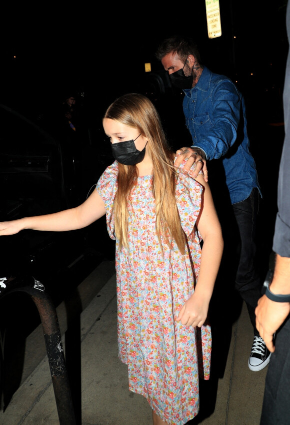 David Beckham, sa femme Victoria Beckham et leur fille Harper vont dîner au restaurant Giorgio Baldi à Santa Monica, Los Angeles, Californie, Etats-Unis, le 19 octobre 2021. 