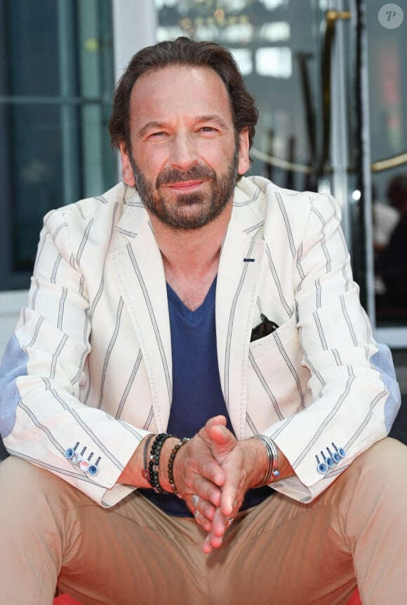 François Busnel lors du 36ème Festival du Film de Cabourg, France, le 17 juin 2022. © Coadic Guirec/Bestimage 