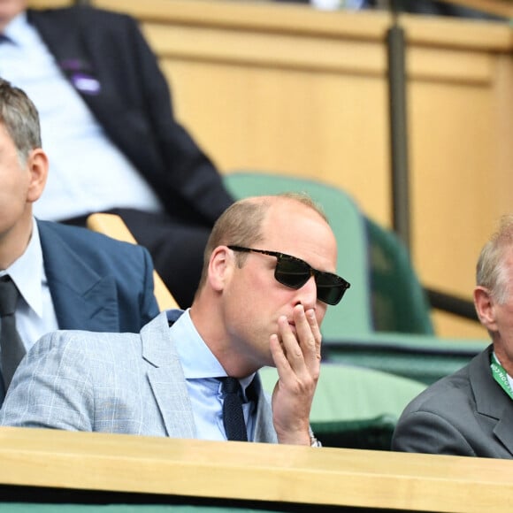 Le prince William, duc de Cambridge, dans les tribunes du tournoi de Wimbledon au All England Lawn Tennis and Croquet Club à Londres, Royaume Uni, le 5 juillet 2022. 