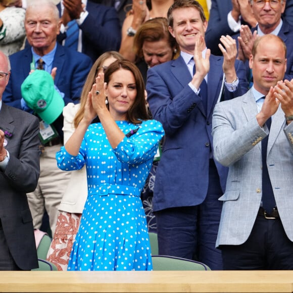 Le prince William, duc de Cambridge, et Catherine (Kate) Middleton, duchesse de Cambridge, dans les tribunes du tournoi de Wimbledon, le 5 juillet 2022. 