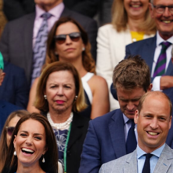 Le prince William, duc de Cambridge, et Catherine (Kate) Middleton, duchesse de Cambridge, dans les tribunes du tournoi de Wimbledon, le 5 juillet 2022. 