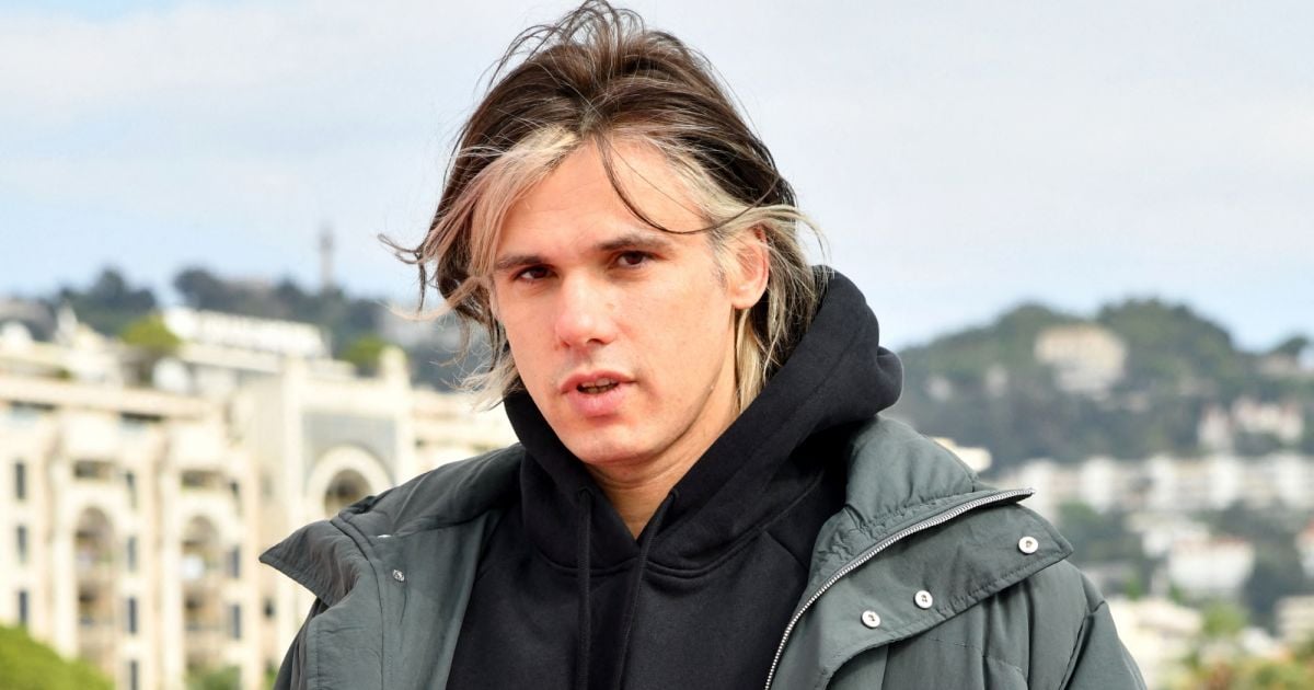 Streaming Montre Jamais ça à Personne Orelsan durant un Photocall pour la série Montre jamais ça à personne