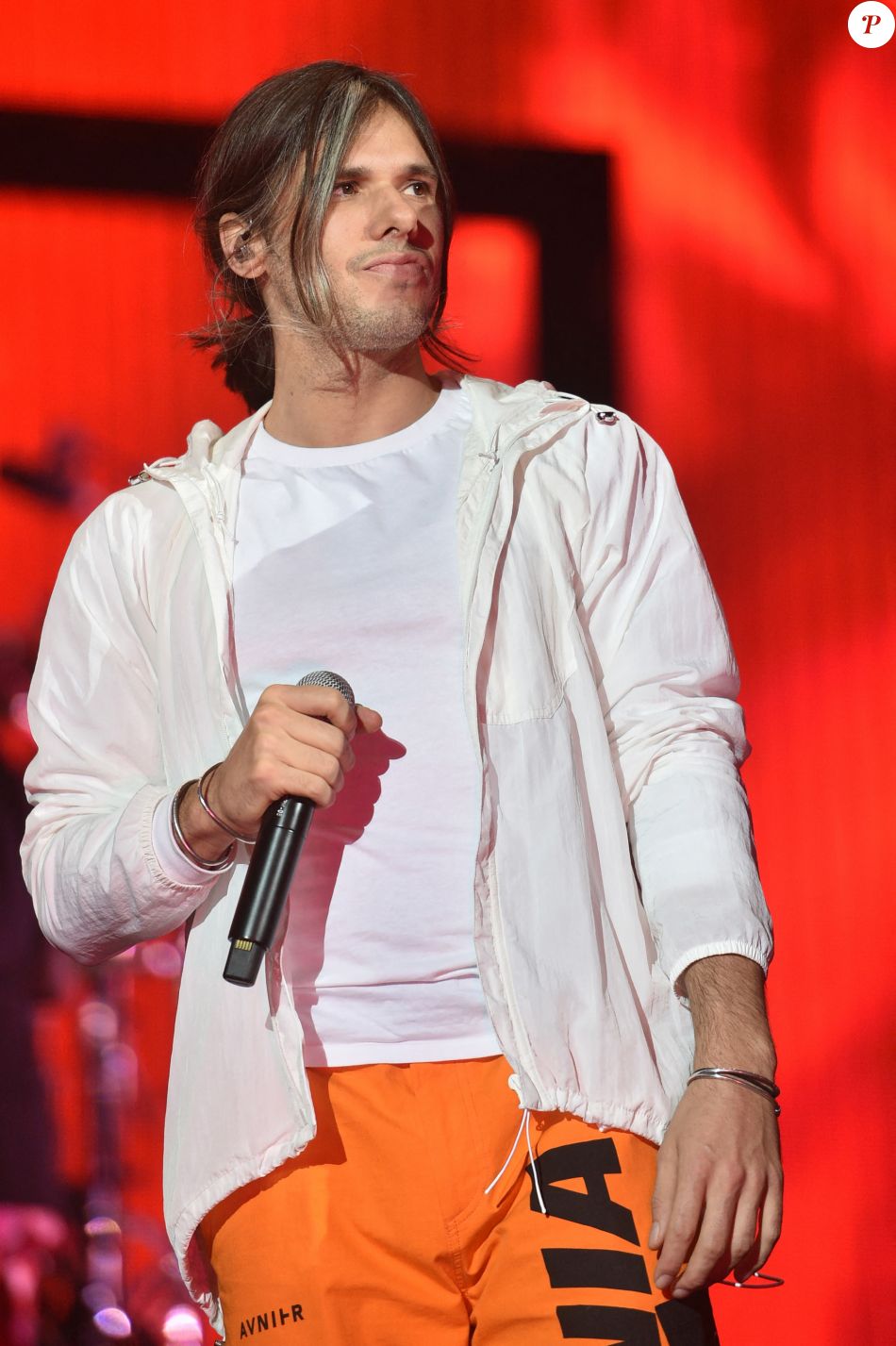 orelsan-lors-du-concert-de-maitre-gims-au-stade-de-france-saint-denis