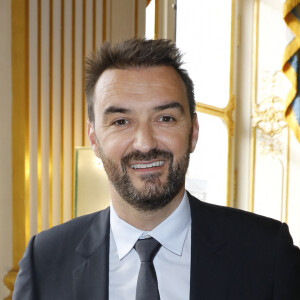 Cyril Lignac - Cérémonie de remise des insignes de Commandeur dans l'Ordre des Arts et des Lettres à Pierre Hermé et de Chevalier dans l'Ordre des Arts et des Lettres à David Sinapian au Ministère de la Culture à Paris. © Marc Ausset-Lacroix/Bestimage 