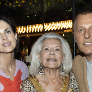 Exclusif - Caroline Barclay, Jacqueline Veyssière, Jean Roch lors de l'anniversaire de Jacqueline Veyssière au VIP Room à Saint-Tropez le 11 juillet 2022. © Cyril Moreau / Bestimage