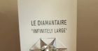 Marilou Berry à l'exposition de son compagnon : l'artiste Le Diamantaire.