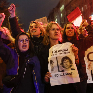 Manifestation contre la nomination de Roman Polanski avant la 45ème cérémonie des César à Paris, le 28 février 2020. © Gwendoline Le Goff / Panoramic / Bestimage 