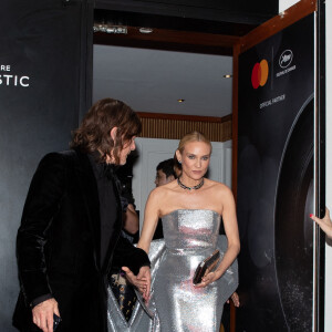 Norman Reedus et sa compagne Diane Kruger - Les célébrités à la sortie de l'hôtel "Martinez" lors du 75ème Festival International du Film de Cannes, le 28 mai 2022. © Laurent Campus / Bestimage 