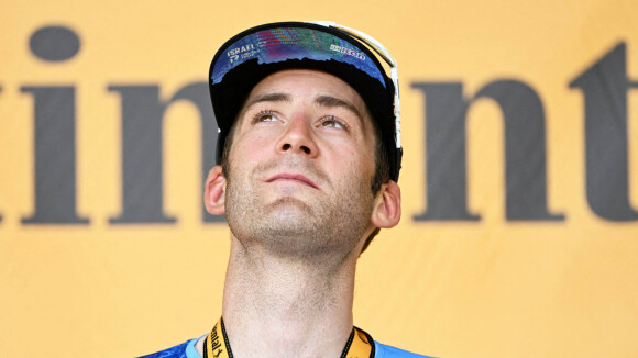 Tour de France : Hugo Houle dédie sa victoire à son frère, mort à seulement 19 ans