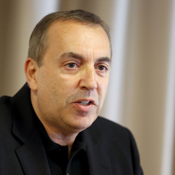 Jean-Marc Morandini fait une déclaration à la presse dans un salon de l'hôtel Radisson à Boulogne-Billancourt, le 19 juillet 2016, dénonçant un complot...